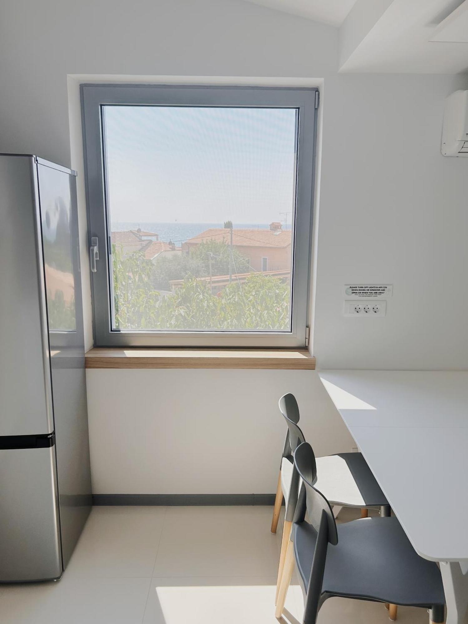 Sunny House Apartment Zambratija  Ngoại thất bức ảnh