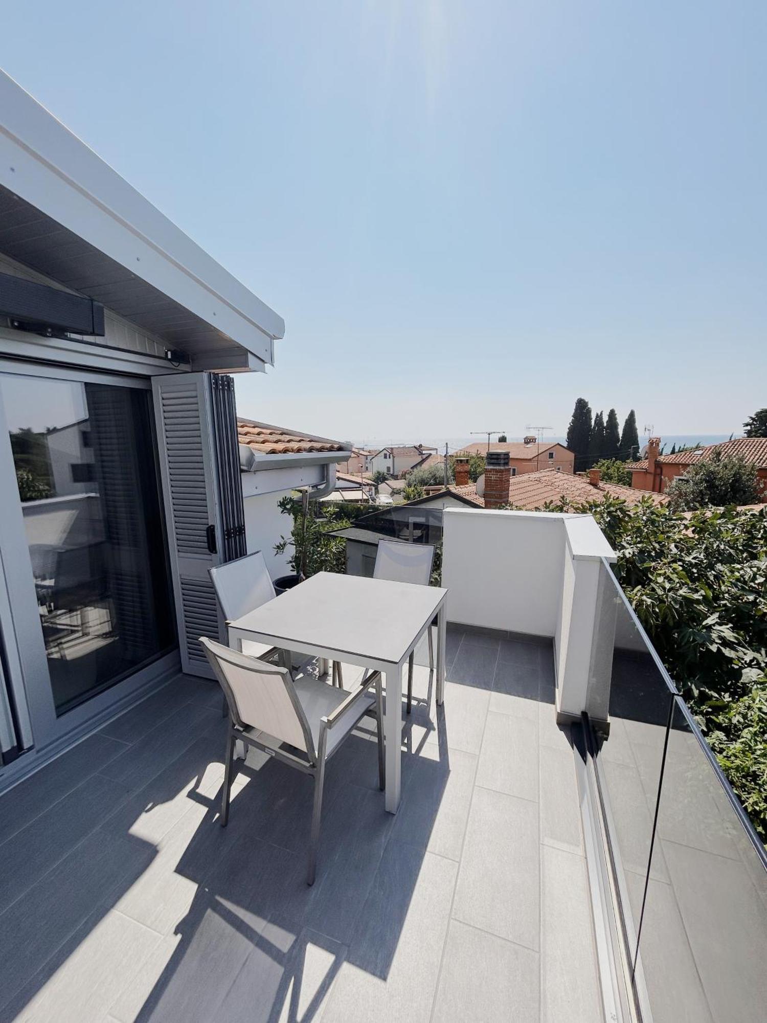 Sunny House Apartment Zambratija  Ngoại thất bức ảnh